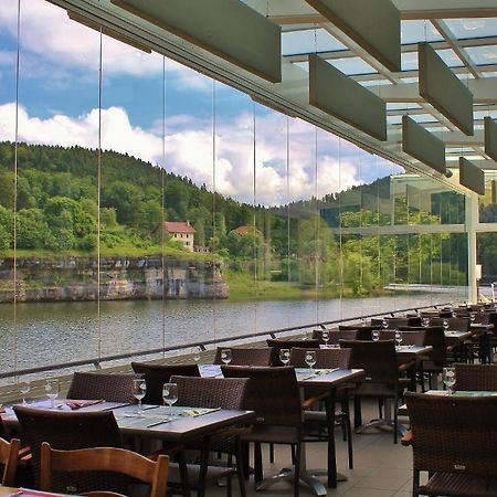 Hotel Les Rives Du Doubs Les Brenets Exteriör bild