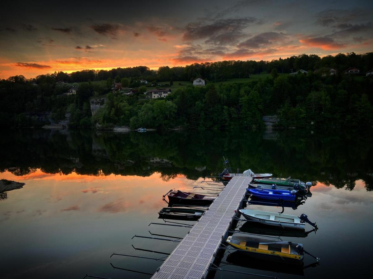 Hotel Les Rives Du Doubs Les Brenets Exteriör bild