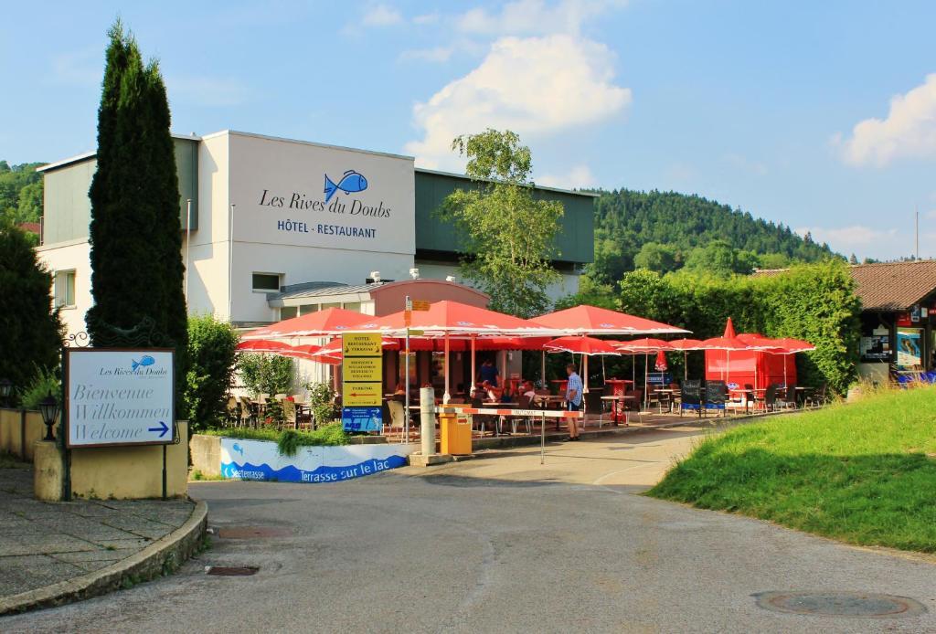 Hotel Les Rives Du Doubs Les Brenets Exteriör bild