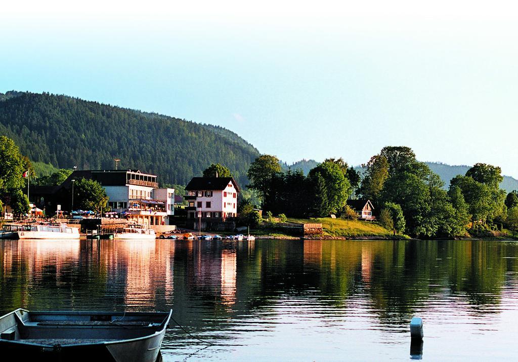 Hotel Les Rives Du Doubs Les Brenets Exteriör bild