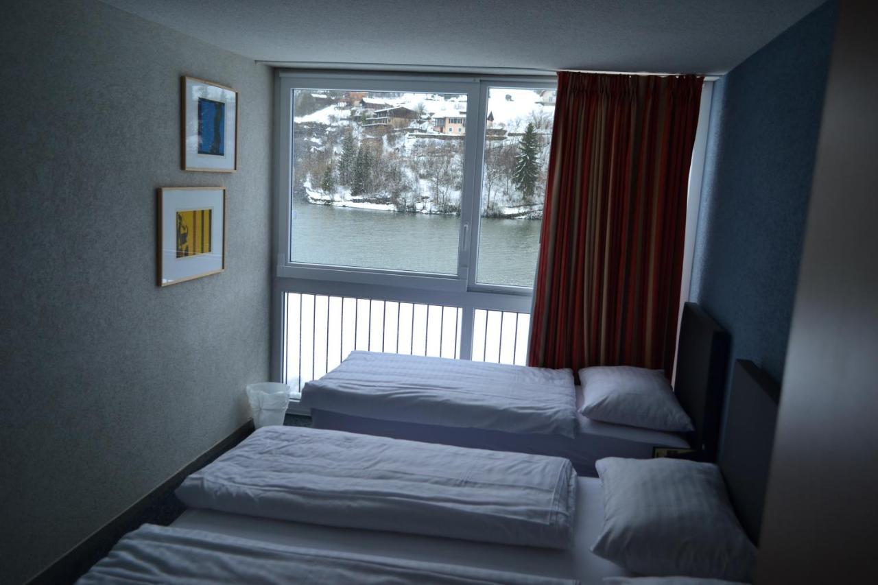 Hotel Les Rives Du Doubs Les Brenets Exteriör bild